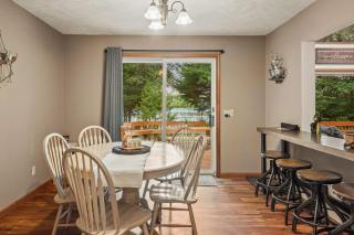 Tranquil Waterside by AvantStay Lakefront Dock Game Room Views - Pocono Summit - 1
