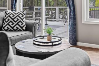 Nittany Cabin by AvantStay Lakefront, View, Firepit - Blakeslee - 3