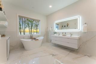 Paradise Peninsula by AvantStay Waterfront Private Beach Hot Tub View - Mooresville - 5