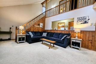 Shady Pines by AvantStay Enclosed Porch Game Rooms LakeBeach Access - Albrightsville - 8