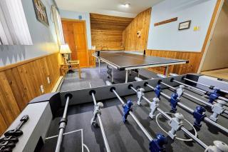 Shady Pines by AvantStay Enclosed Porch Game Rooms LakeBeach Access - Albrightsville - 9