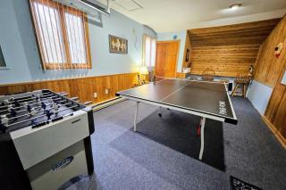 Shady Pines by AvantStay Enclosed Porch Game Rooms LakeBeach Access - Albrightsville - 6