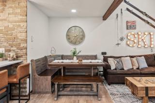 The Bears Den by AvantStay Prime Location Renovated w Movie Game Room - Crescent Lake - 7
