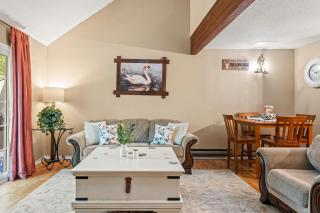 Slope Lodge by AvantStay Prime Location PoolHot Tub Access Deck - Crescent Lake - 1