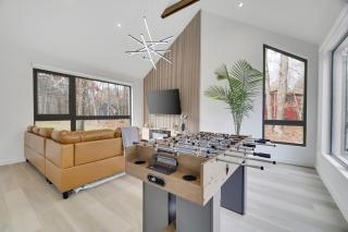 The Barn House by AvantStay Modern Outdoor Living Area Hot Tub - Albrightsville - 6