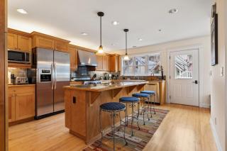 Legacy House by AvantStay Beautiful 4BDR Home in Great Location w Hot Tub - Telluride - 2