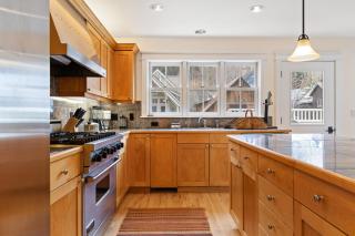 Legacy House by AvantStay Beautiful 4BDR Home in Great Location w Hot Tub - Telluride - 1