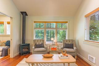 The Cottage at Herons Roost by AvantStay - Langley - 1