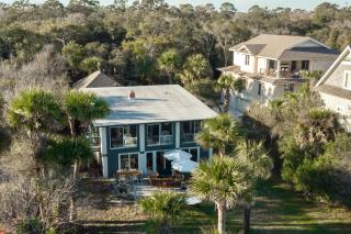 Sandpiper by AvantStay Gorgeous Beachside Home w Spacious Yard Chic Design - 8