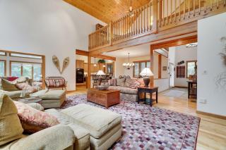 Elk Hollow by AvantStay Lakefront Chalet w Game Room Fire Pit - Blakeslee - 2