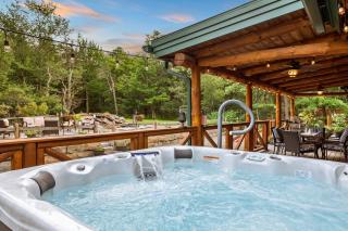 The Bigwood Cabin by AvantStay Hot Tub Firepit Pool Table Private Yard - Long Pond - 0