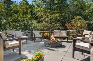 The Bigwood Cabin by AvantStay Hot Tub Firepit Pool Table Private Yard - Long Pond - 5
