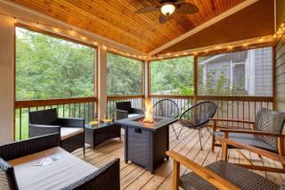 Sweetgum by AvantStay Black Mountain Retreat w Covered Deck - Black Mountain - 0