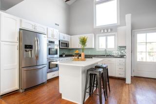 Lighthouse by AvantStay Beachfront View Home w Pool Table Ping Pong - Folly Beach - 2