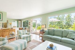 Comfy Coastal Cottage by AvantStay Mountain View - Freeland - 3