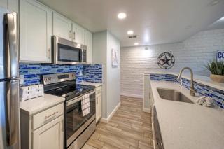 Beach Boardwalk Access Pool Remodeled Interior Tropical Haven by AvantStay - 4