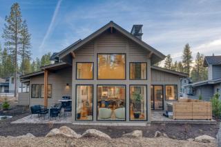 Grand Fir by AvantStay Hot Tub and Firepit - Bend - 9