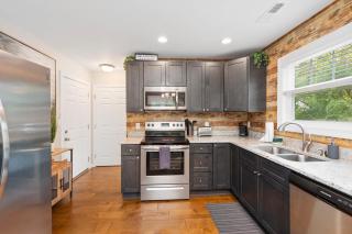 Willow Sycamore by AvantStay 6 Mins to Downtown - Asheville - 2