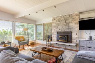 Sunny Side Island Retreat by AvantStay Backyard - Freeland - 9