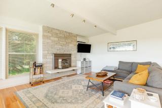 Sunny Side Island Retreat by AvantStay Backyard - Freeland - 3