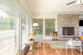 Sunny Side Island Retreat by AvantStay Backyard - Freeland - 1
