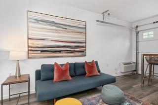 Red Bud Sycamore by AvantStay Custom Group Retreat w Patio - Asheville - 1