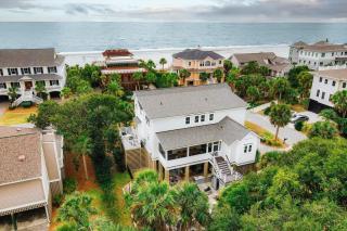 Pelican by AvantStay Stunning Beach Getaway w Pool Outdoor Kitchen - Isle of Palms - 0