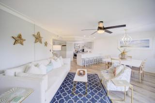 Triton Balcony w Pool View Chic Design - Santa Rosa Beach - 2