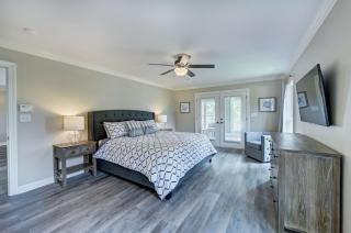 Sunset Shores Resort: The Homestead Hot TUB - Mooresville - 5