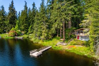 Goss Lake Getaway by AvantStay Lakefront Escape - Langley - 0