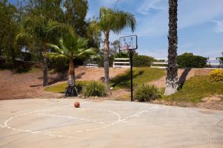 Villa Verdot by AvantStay Spectacular 6 BR Estate w Pool Hot Tub Tennis B-ball Courts - Sage - 6