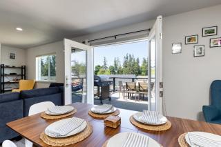 Twin Oaks Retreat by AvantStay Mins to Freeland - Langley - 8