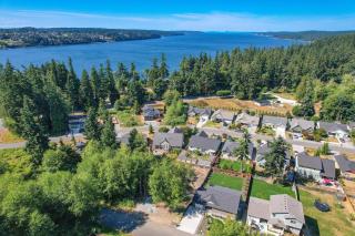 Twin Oaks Retreat by AvantStay Mins to Freeland - Langley - 9