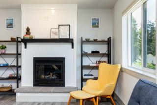 Twin Oaks Retreat by AvantStay Mins to Freeland - Langley - 5