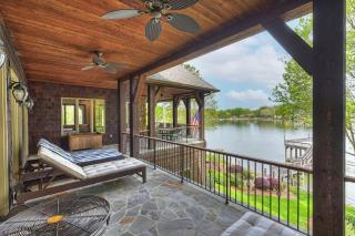 Sunset Shores Resort: The Grand House by AvantStay - Mooresville - 3