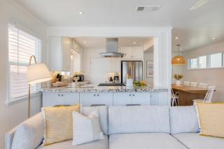 Surfrider I by AvantStay Walk to the Beach Patio - Newport Beach - 2