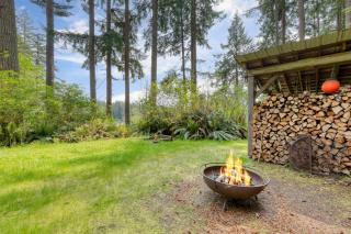 Goss Lake Chalet by AvantStay Lakefront w Dock - Langley - 7