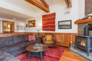 Goss Lake Chalet by AvantStay Lakefront w Dock - Langley - 1