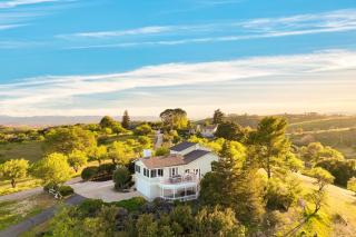 Hilltop by AvantStay Countryside Escape w Views - Paso Robles - 0