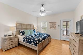 Kool Breeze by AvantStay Boat Ramp Hot Tub - Lake Norman of Catawba - 8
