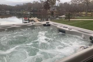 Kool Breeze by AvantStay Boat Ramp Hot Tub - Lake Norman of Catawba - 4