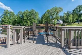 Lake Escape by AvantStay Lakefront Private Dock - Mooresville - 2