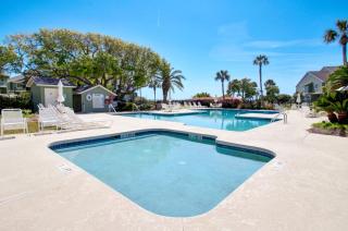 3C Mariners Walk by AvantStay Beach Pool Access Enclosed Porch - Isle of Palms - 9