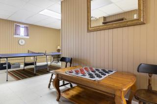 Ash Vale by AvantStay Spacious Deck w Views Ping Pong Table - Swiss - 6