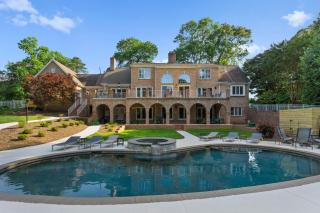 Shoreway Cove by AvantStay Waterfront Pool Dock - Huntersville - 6