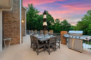 Shoreway Cove by AvantStay Waterfront Pool Dock - Huntersville - 3