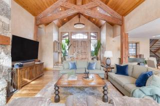 Telemark Luxury Retreat by AvantStay Stunning Views w Hot Tub Theatre Room and Pool Table - Park City - 4