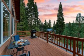 Golden Summit by AvantStay Stunning Secluded Cabin w Access to Tahoe Donner - Truckee - 8