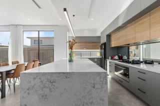 Spacious and Luxury House at Taylor - Hall - 6