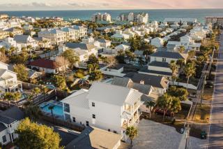Lyle by AvantStay Chic Beach House w Pool Hot Tub Walking Distance to Ocean - Destin - 9